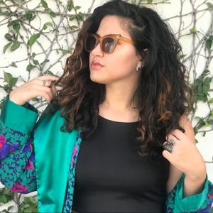 Meet your Posher, Debora